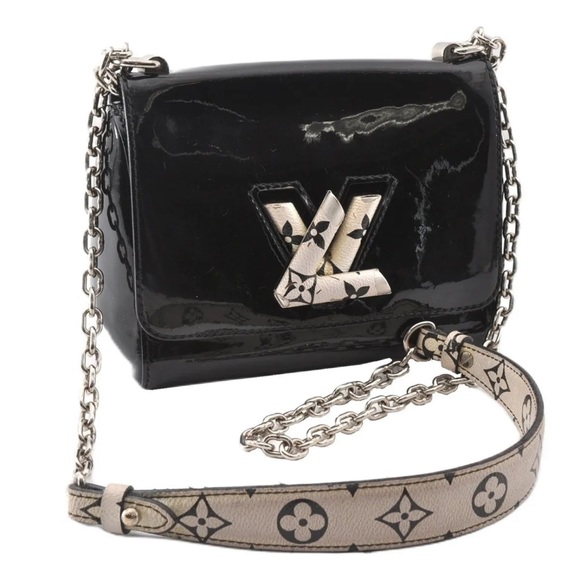 Louis Vuitton Handbags - RARE GUC authentic Louis Vuitton twist crossbody original authentic LV strap
